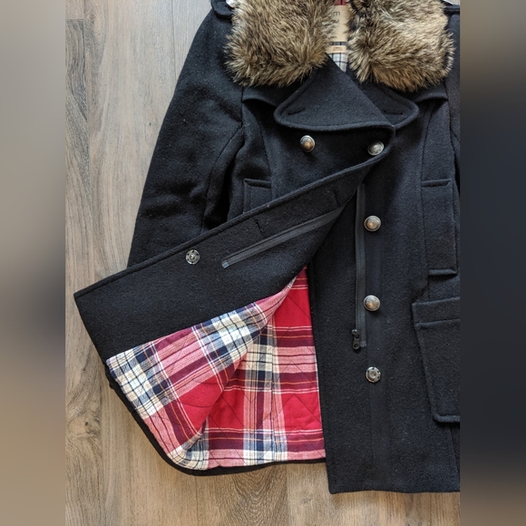 Aritzia Community Wool Coat with Faux Fur Collar, size XS - Picture 3 of 3